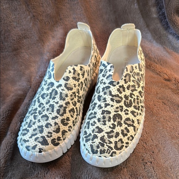 ILSE JACOBSEN Tulip Leopard Print Slip-On Shoes Sz 9 - Picture 1 of 11